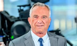 وزير الصحة الأمريكي يحدد موعد اعلان سبب مرض التوحد